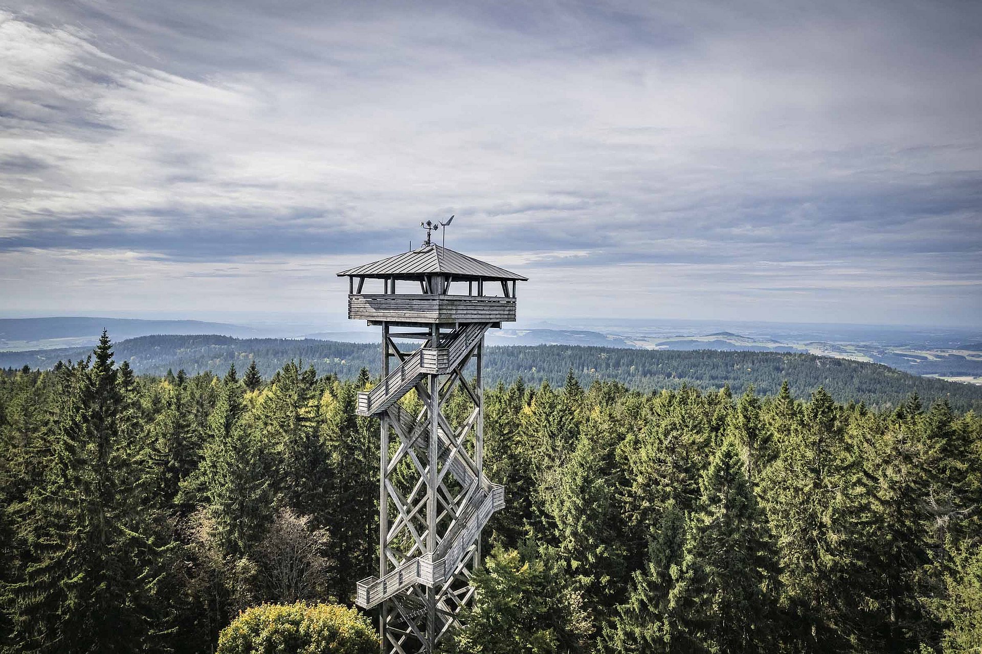 Der Oberpfalzturm im Naturpark Steinwald