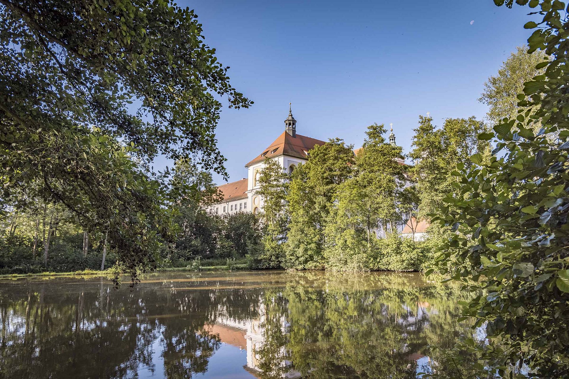 Blick von der Schwanenwiese auf das Kloster Waldsassen