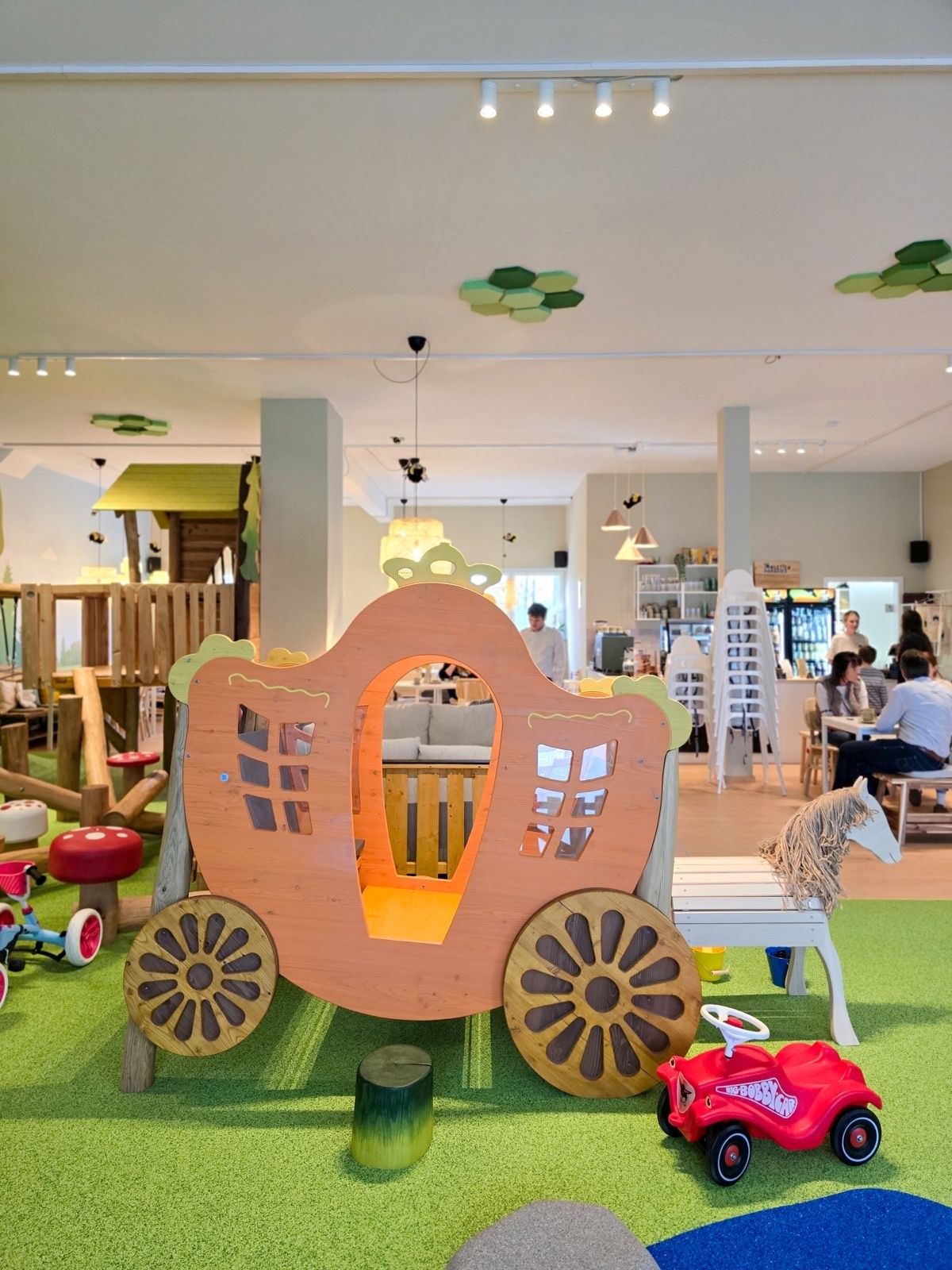 Spielkutsche im Café Nett&Niedlich in Weiden