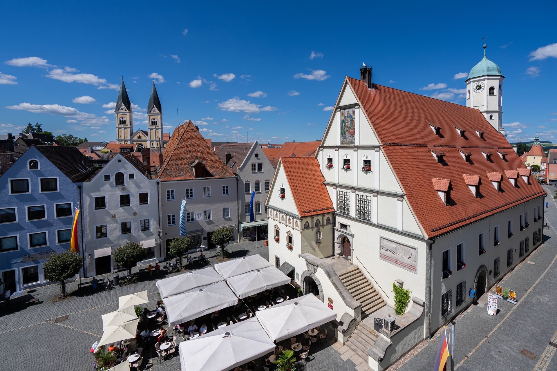 Auf dem Bild ist das Alte Rathaus in Weiden zu sehen.