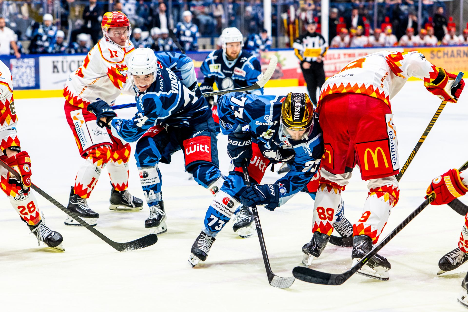 Eishockey der Blue Devils in der Hans-Schröpf-Arena Weiden