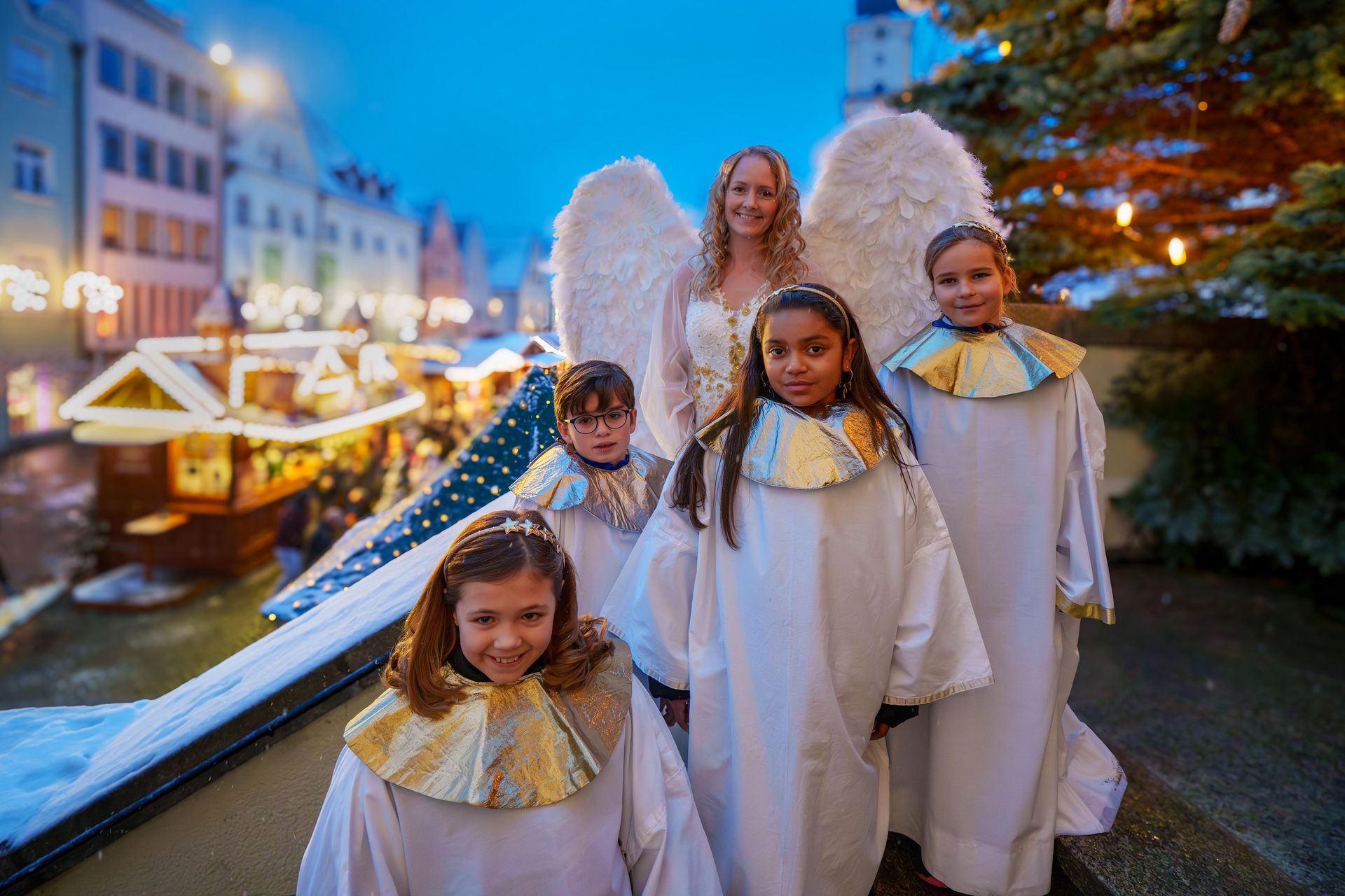 Christkind mit seinen Engeln