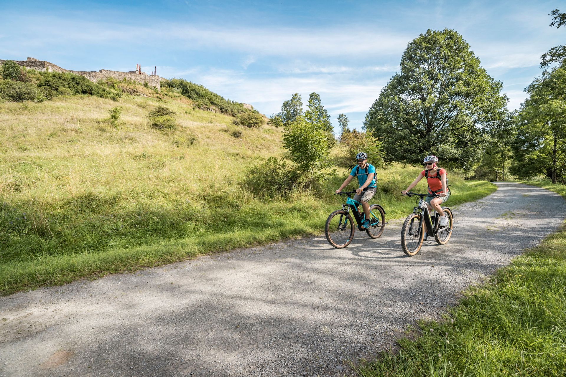 Radeln an der Burgruine Waldeck
