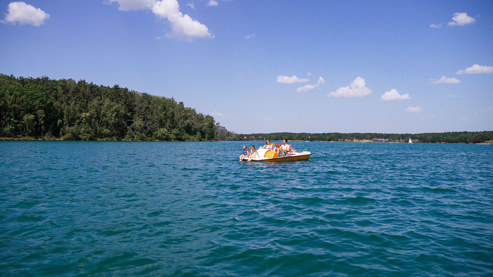 Tretbootfahren am Steinberger See